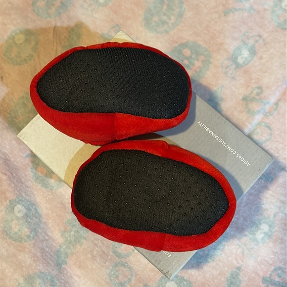 Slippers - Picture 3 of 6